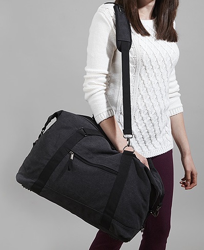 Vintage canvas weekend holdall, shoulder strap, carry handles, zip top, pocket